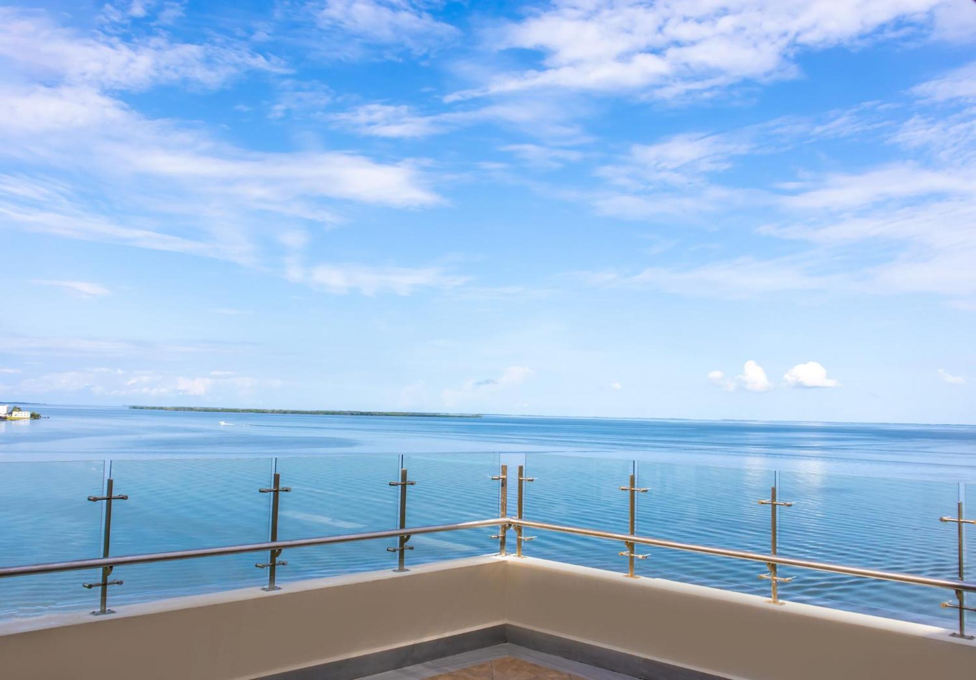 Golden Bay Belize Hotel Belize City Dış mekan fotoğraf